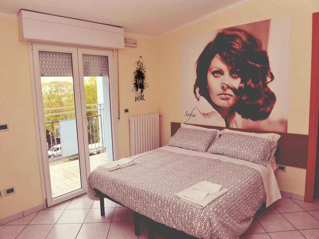 Hotel Lady Rimini Exterior photo
