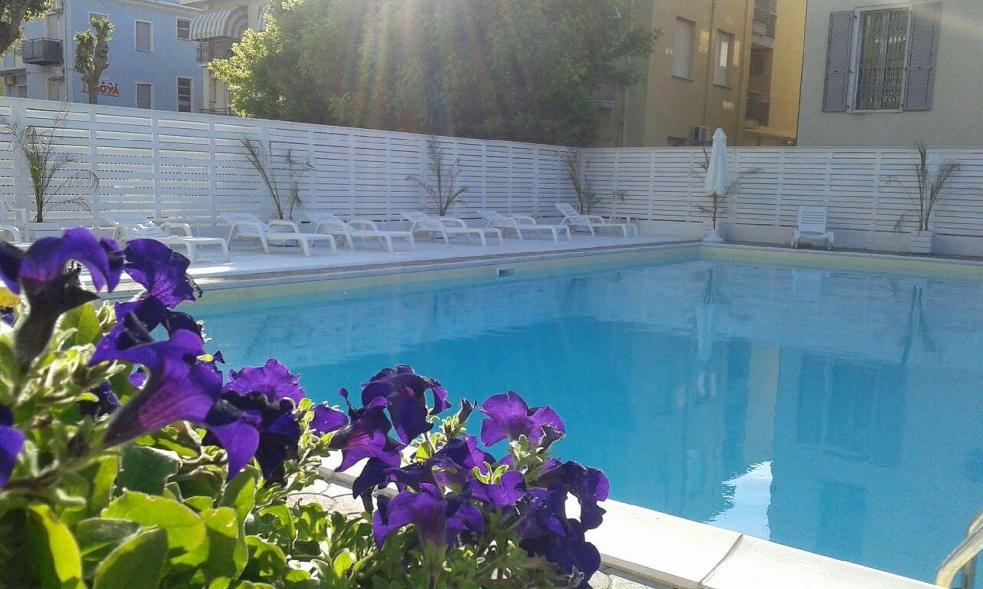 Hotel Lady Rimini Exterior photo