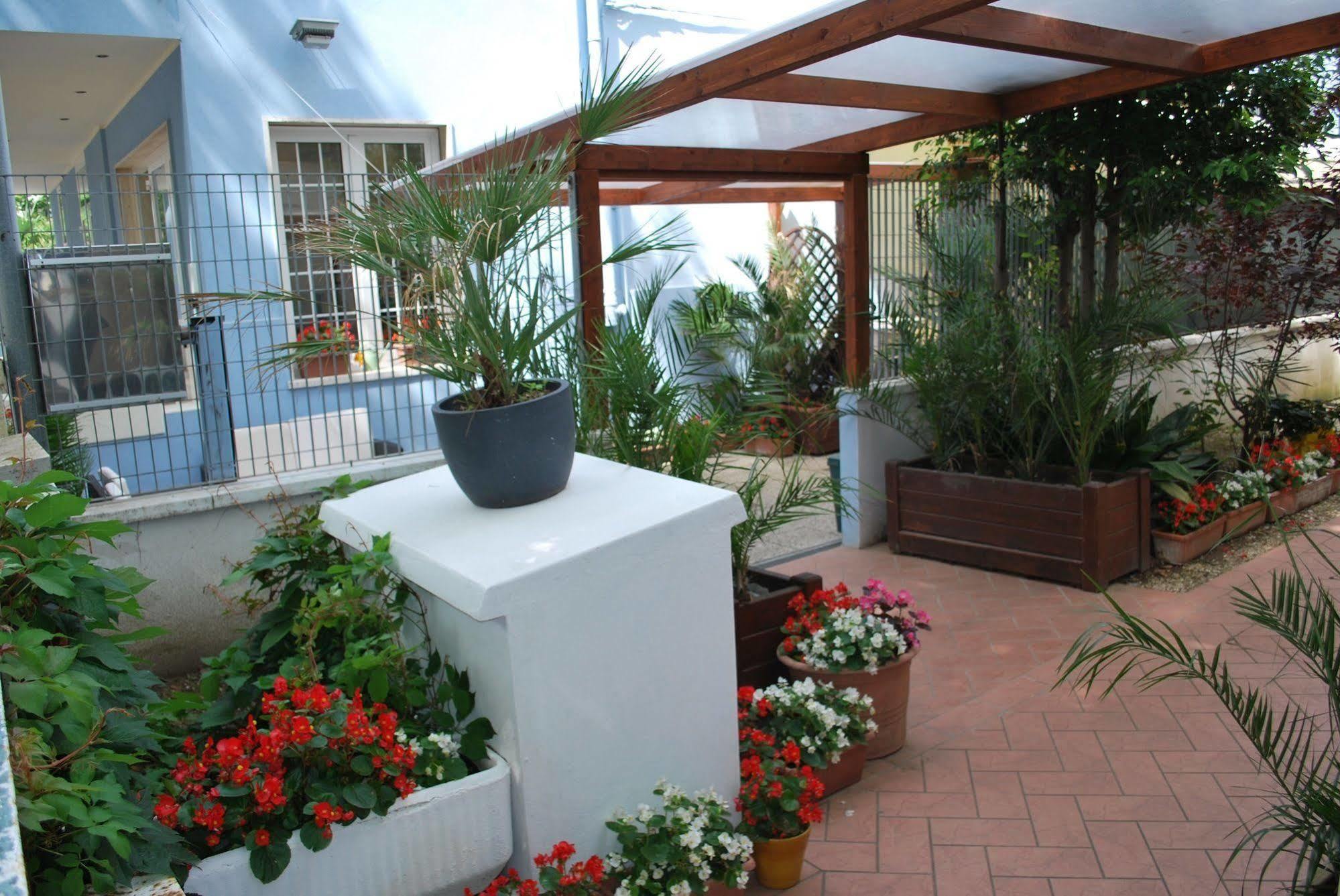 Hotel Lady Rimini Exterior photo